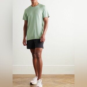 Lululemon Men’s Metal Vent Tech SS Shirt, Size Medium
Running, Quick Dry